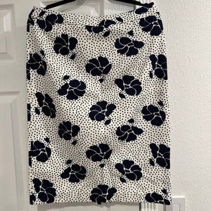 Boden White Pencil Skirt with Navy Floral Motif 10L